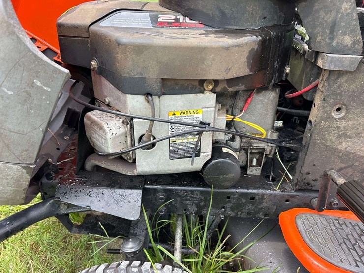 2006-husqvarna-yth2148b-48in-riding-mower-image-8