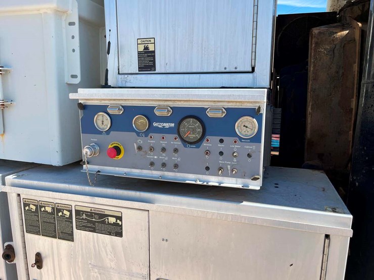 2019-kenworth-t880-image-11