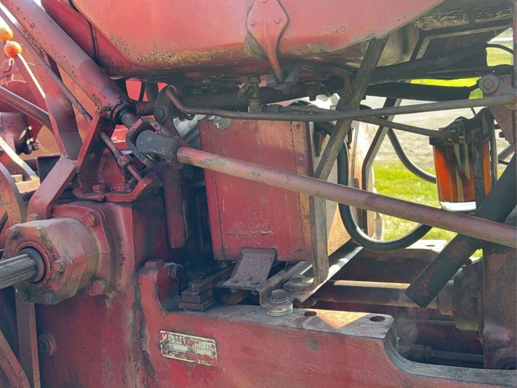 massey-ferguson-44-image-42