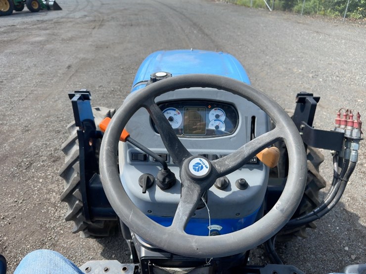 new-holland-workmaster-70-image-17