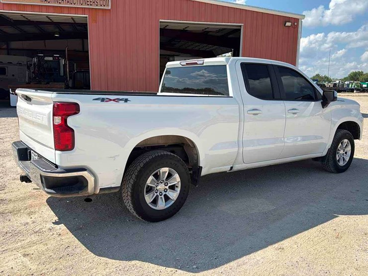 2020-chevrolet-silverado-image-4