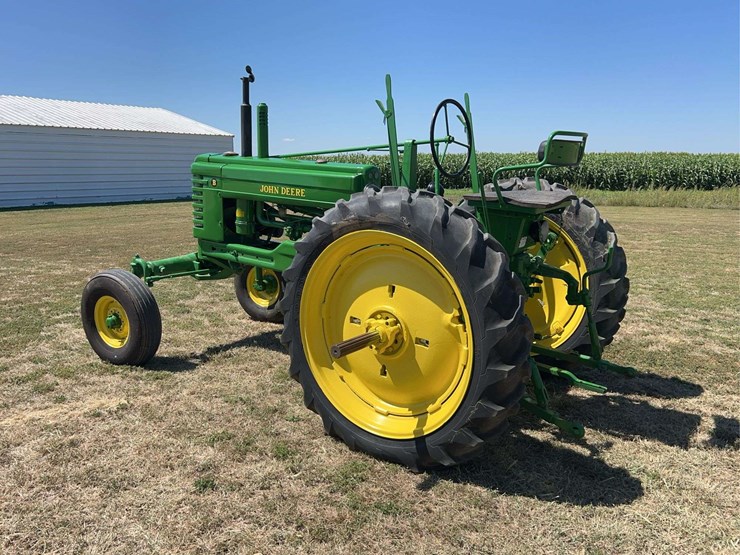 john-deere-model-b-image-3