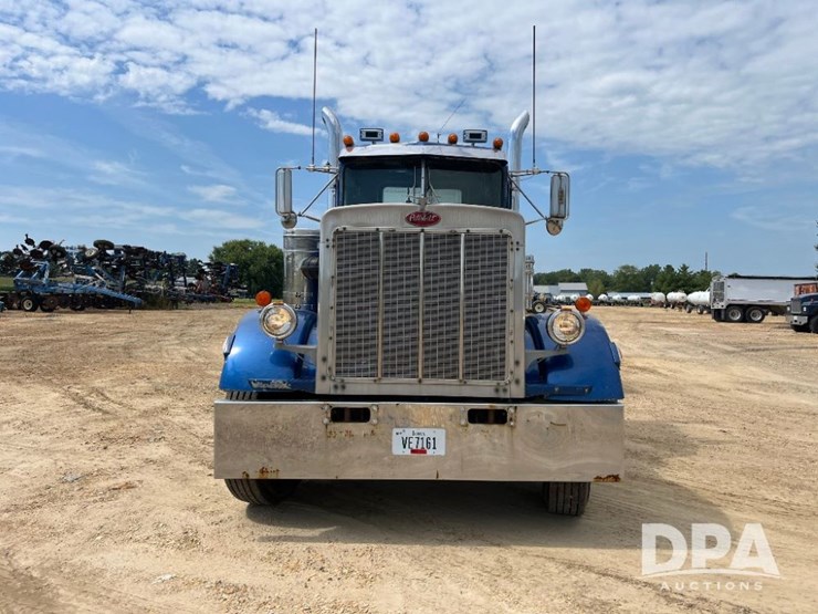 1984-peterbilt-359-image-3