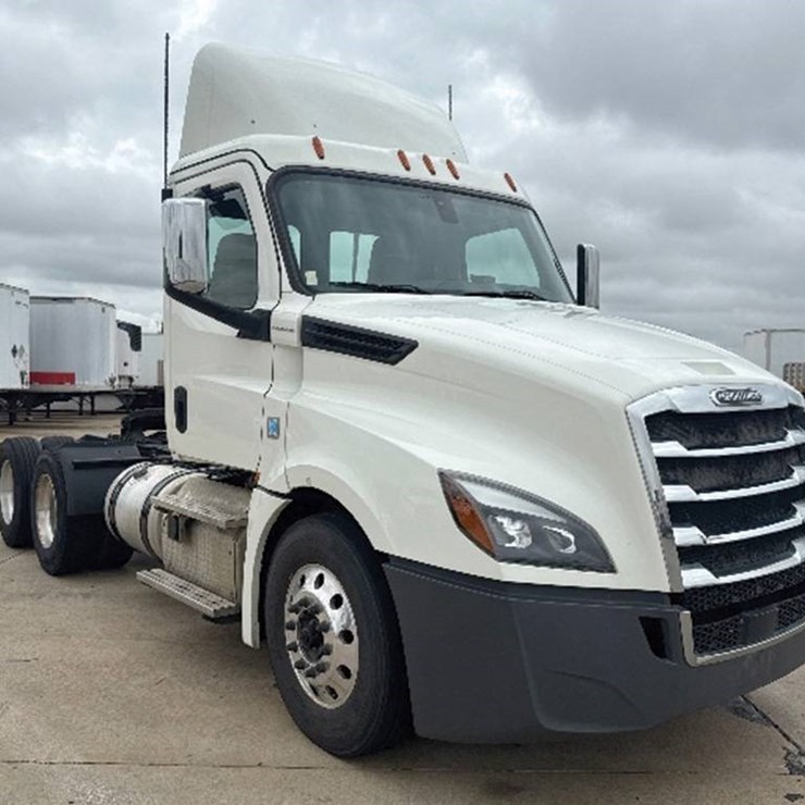 2019 FREIGHTLINER CASCADIA 126