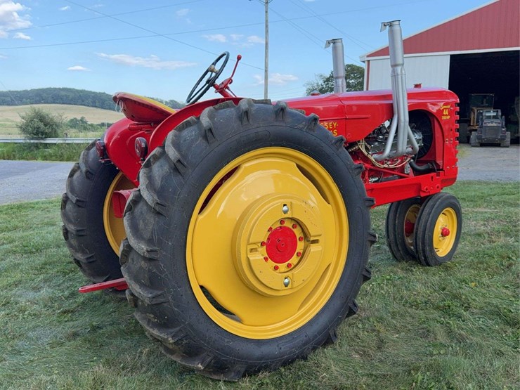 massey-ferguson-350-image-4