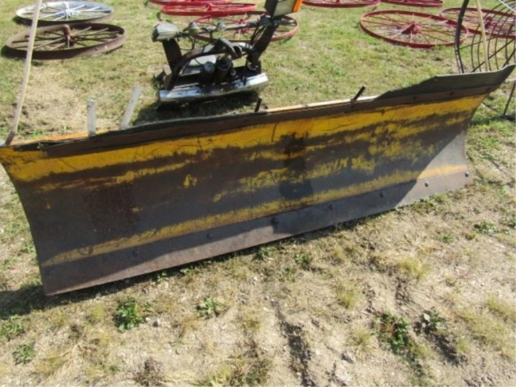 meyers-90in.-plow-w/mounts-&-controls-image-4