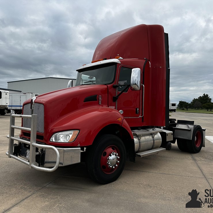 2016 KENWORTH T440