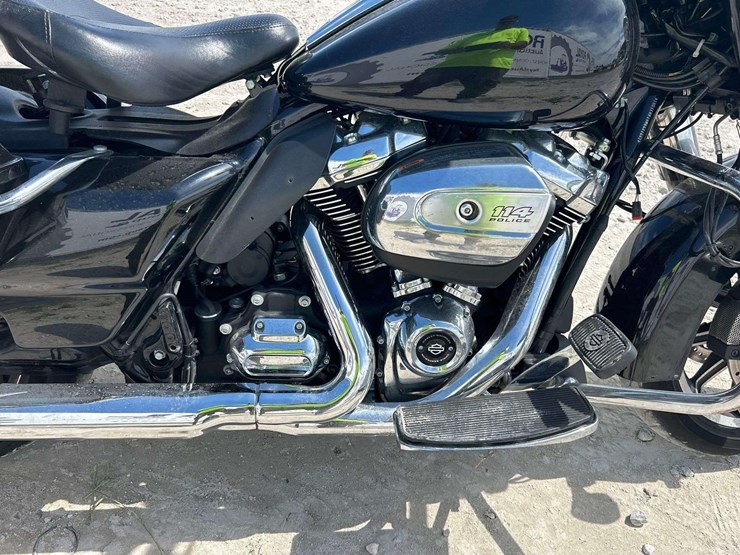 2021-harley-davidson-flhp-motorcycle-image-10