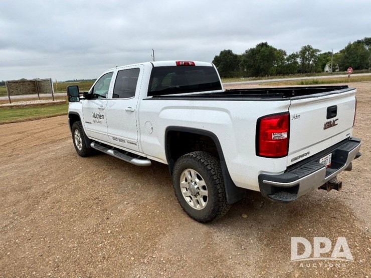 2015-gmc-sierra-2500hd-image-14