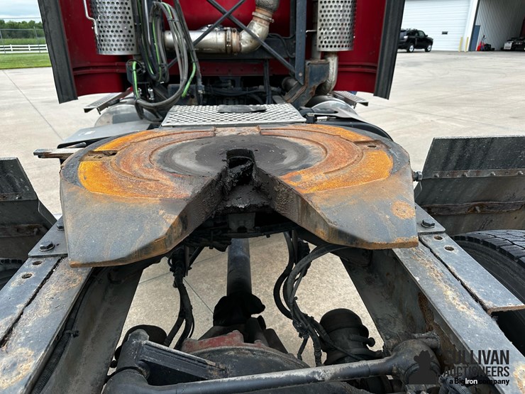 2015-kenworth-t440-image-15