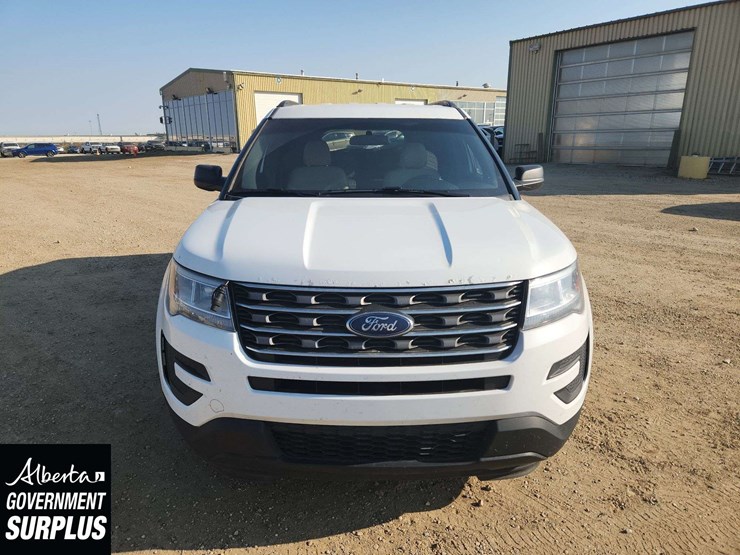 2017-ford-explorer-image-26