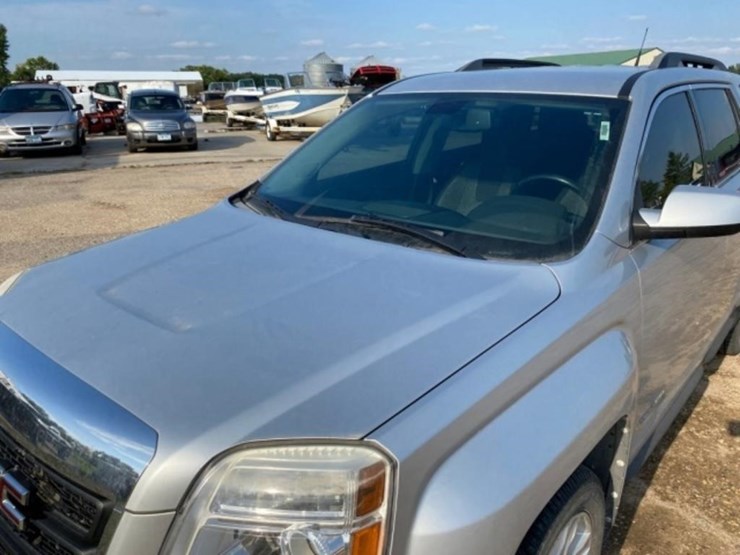 2010-gmc-terrain-sle-image-14