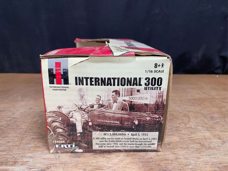1/16-ih-300-3-millionth-nib-ertl-image-4