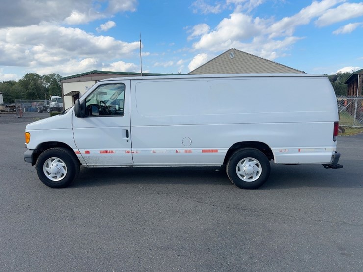 2007-ford-e250-image-2