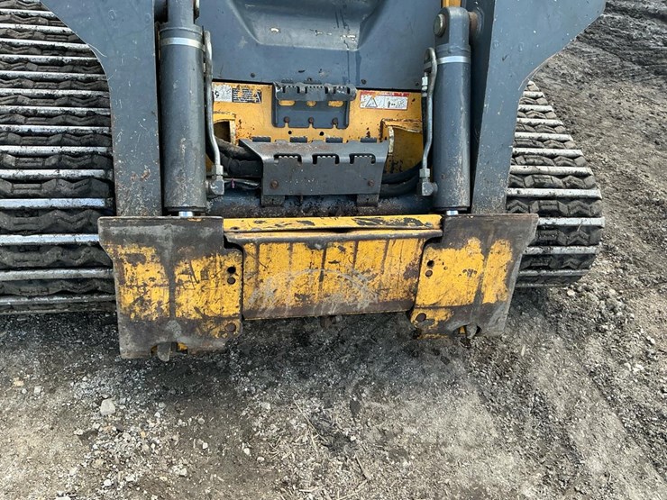 2014-deere-333e-image-15