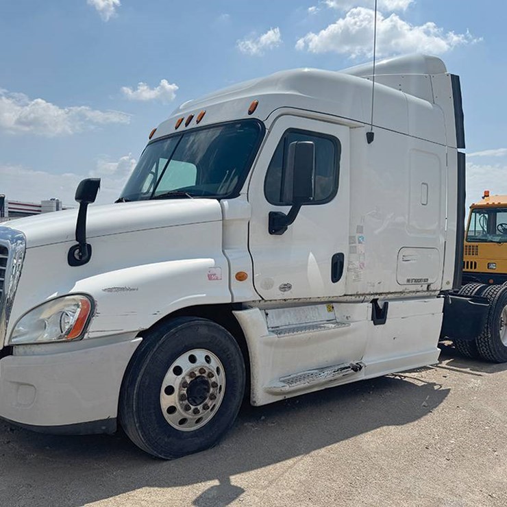 2013 FREIGHTLINER CASCADIA 125