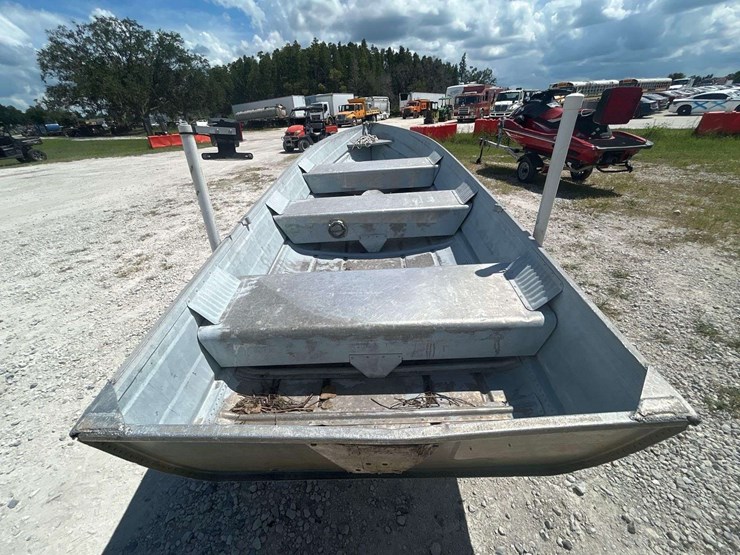 1989-14ft.-gamefisher-aluminum-jon-boat-with-trailer-image-6