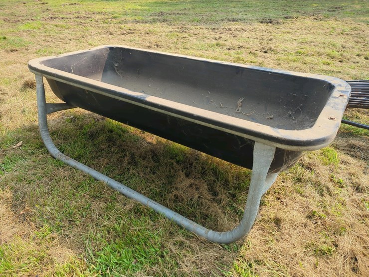 (2)-5'-galvanized-/-poly-cattle-bunk-image-2