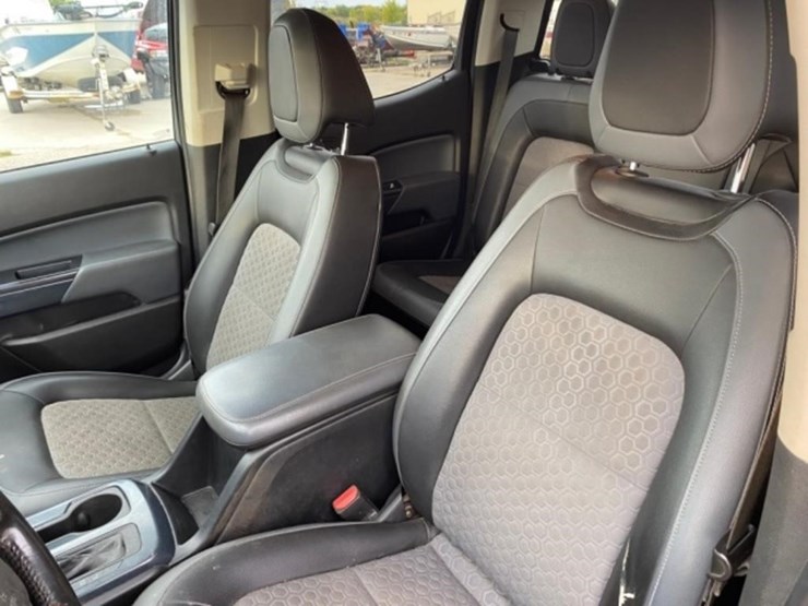 2017-chevy-colorado-z71-4x4-v6,-auto,-crew-cab,-image-38