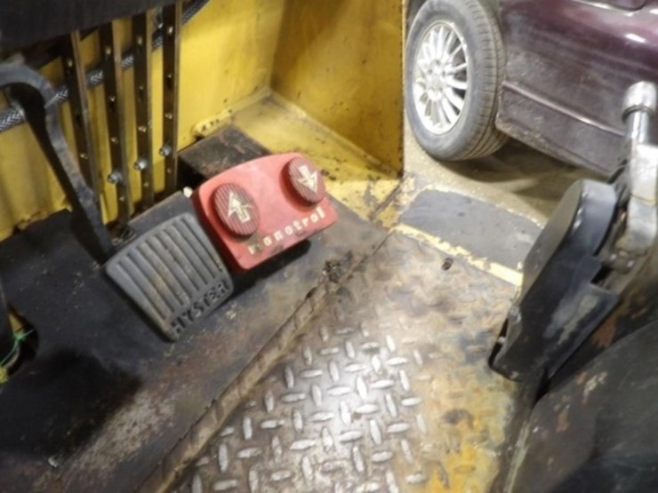 hyster-50-fork-lift-5250lb-lifting-cap,-187in.-ht-image-8