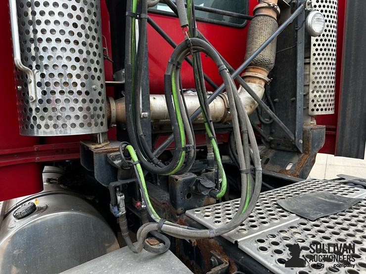 2015-kenworth-t440-image-14