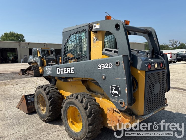 2010-deere-332d-image-2