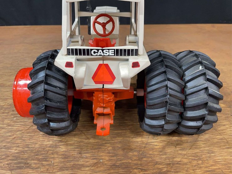 1/16-case-2590-1981-nfts-ertl-image-17