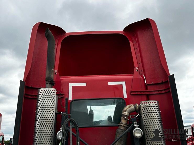 2012-kenworth-t440-image-12