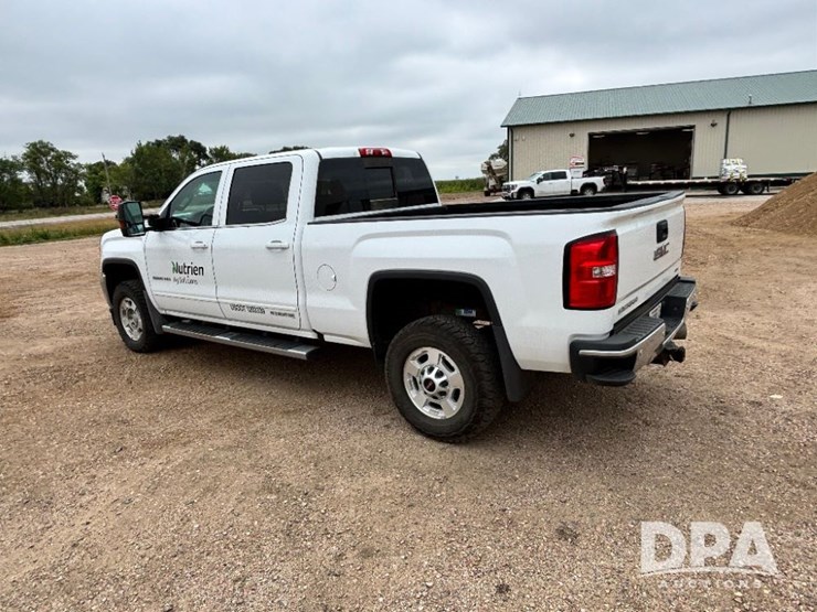 2017-gmc-sierra-2500hd-image-12