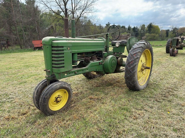 john-deere-b-image-3