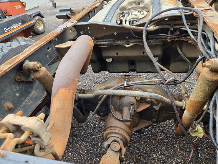 2010-ford-f550-image-18