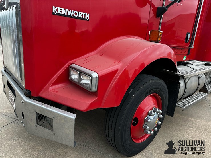 2010-kenworth-t800-image-11