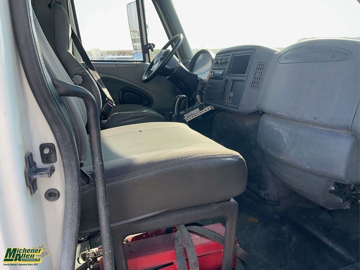 2007-international-durastar-4300-image-16