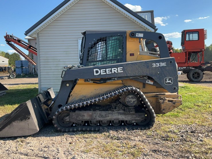 2014-deere-333e-image-8