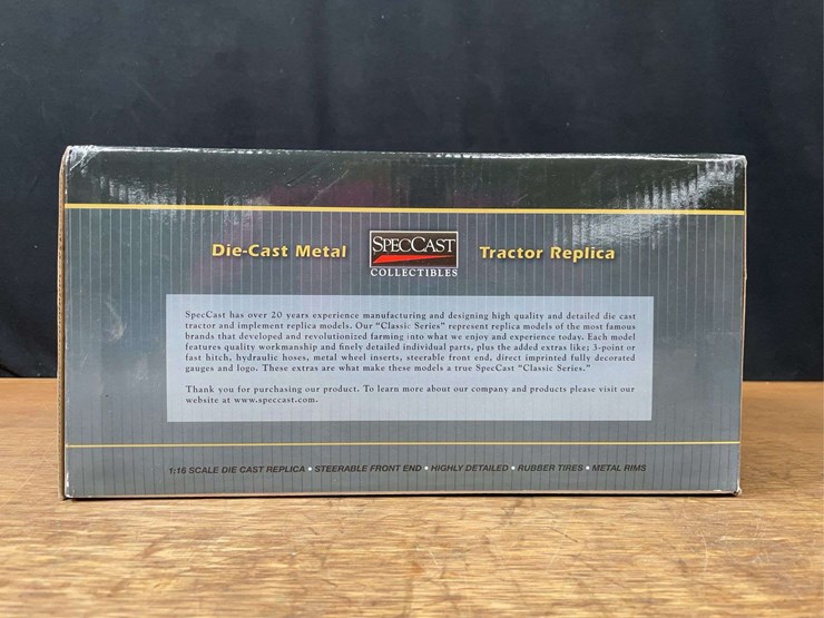 1/16-farmall-560-cub-w/loader-2013-pork-expo-nib-sc-image-4