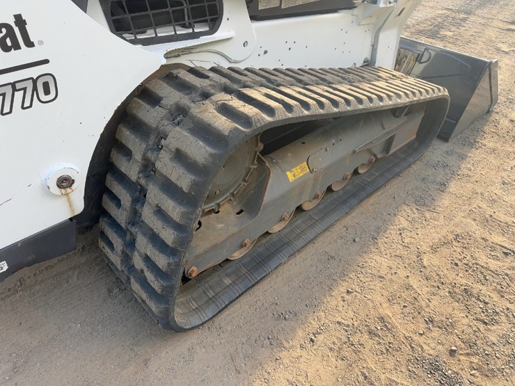 2022-bobcat-t770-image-13