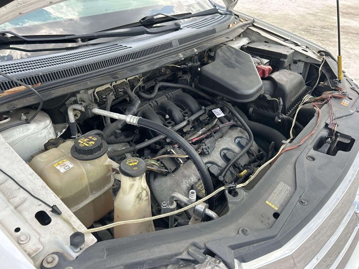 2010-ford-edge-image-9