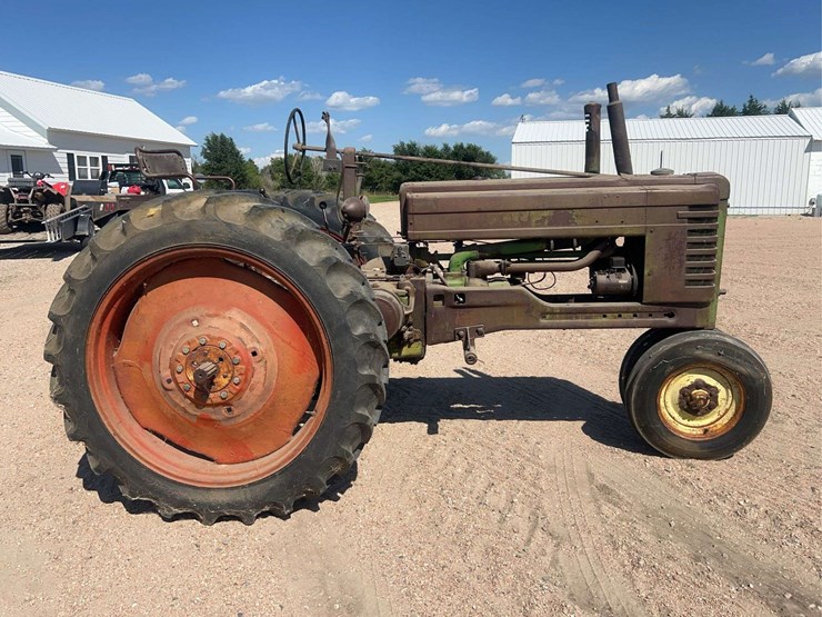 john-deere-model-b-image-2