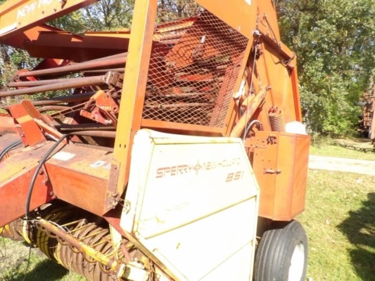 new-holland-851-image-9