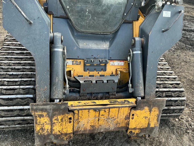 2014-deere-333e-image-16