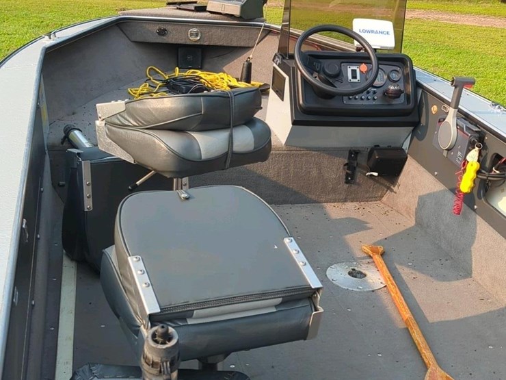 1991-lund-renegade-ii-1650-fishing-boat-and-shoreland-trailer,-yamaha-90-precision-blend-motor-with-minnkota-quiet-turbo-pro-power-trolling-motor-sn-mk01179703a-image-9