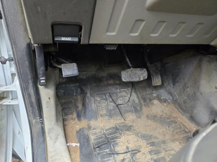 2010-ford-f550-image-55