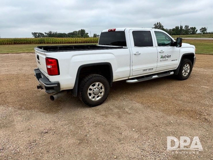 2015-gmc-sierra-2500hd-image-9