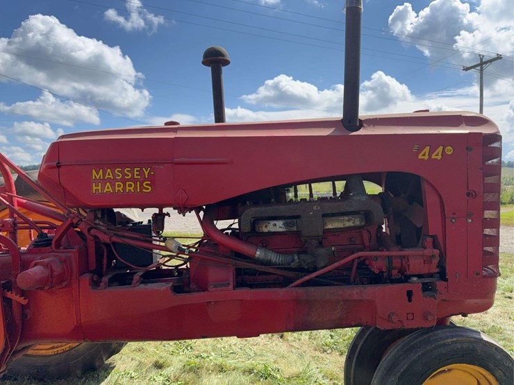 massey-ferguson-44-image-30