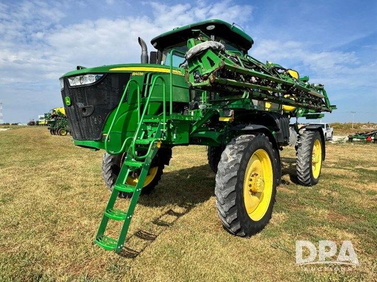 2018-john-deere-r4038-image-19