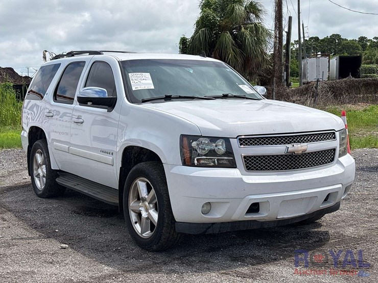 2010-chevrolet-tahoe-image-2