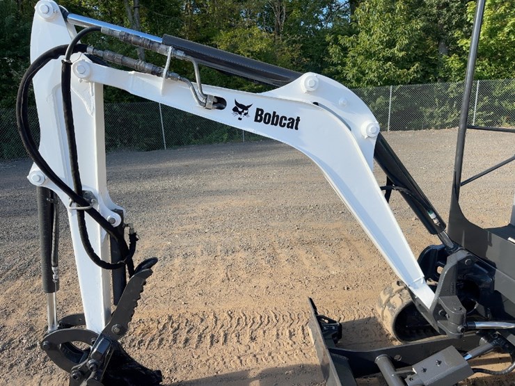 2022-bobcat-e20-image-15