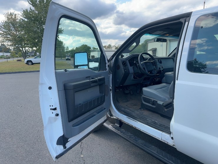 2016-ford-f250-xl-image-16