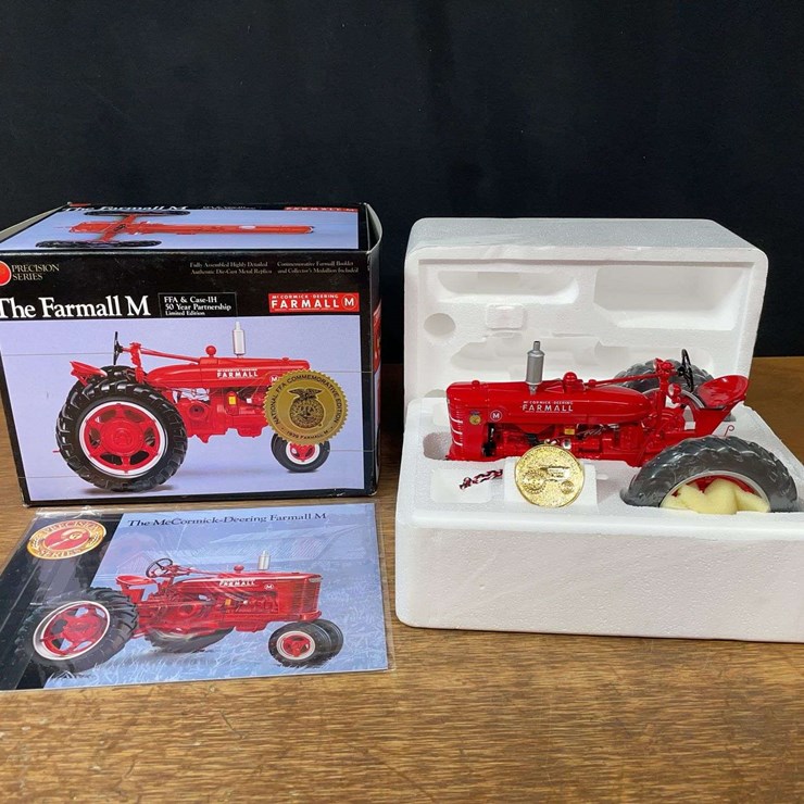 1/16 Farmall M 50 Years FFA Precision NIB Ertl