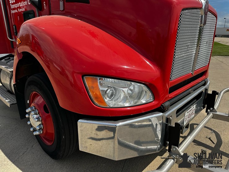 2012-kenworth-t440-image-11